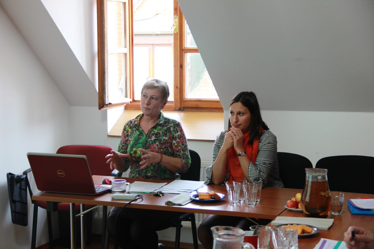 Pracovnice Taťjana Šeráková a Iveta Mikulenková Pracovnice Taťjana Šeráková a Iveta Mikulenková